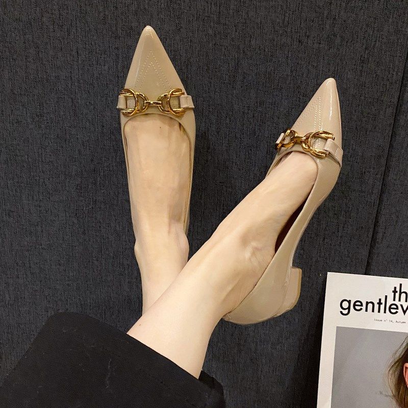 气质裸色高跟鞋女低跟2024秋冬新款百搭尖头O浅口金属扣粗跟单鞋