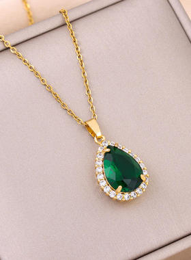 轻奢复古绿色锆石水晶水滴吊坠钛