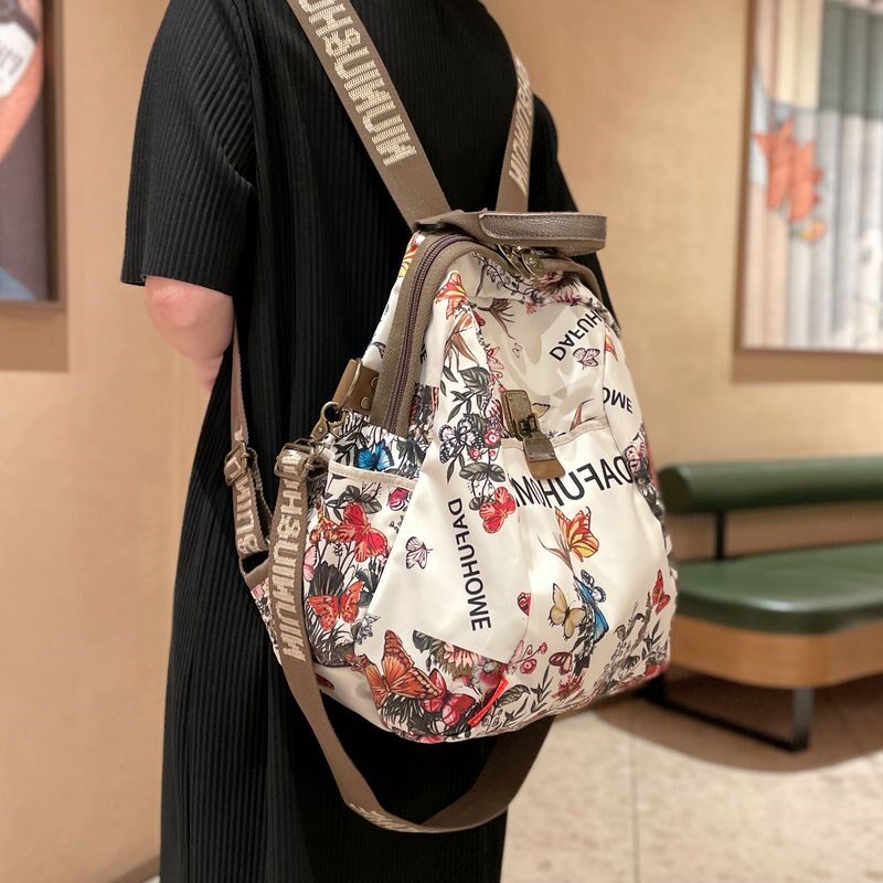 轻便洋气旅行双肩包女2024新款时尚女士背包防水大容量旅游包夏季