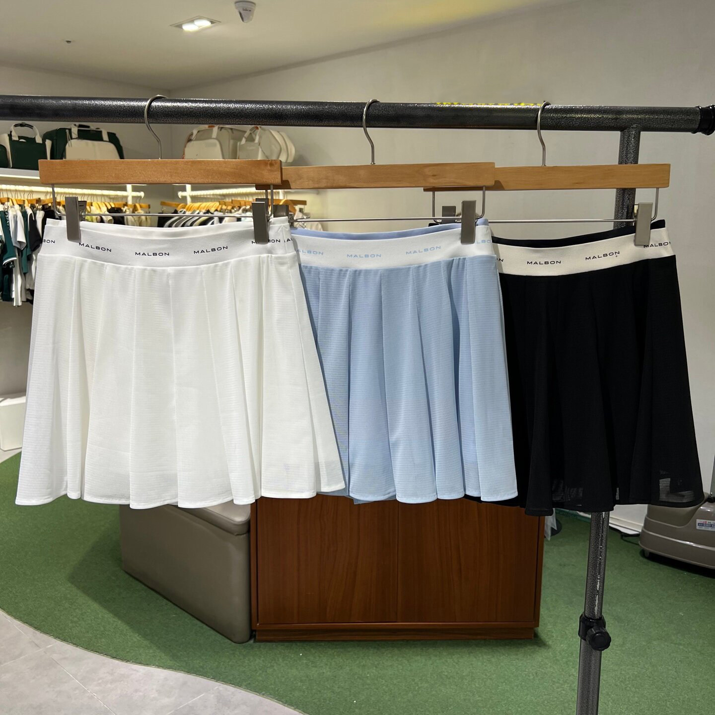 女士高尔夫球服裙子26夏季透气百搭字标配色短裙golf运动半身裙