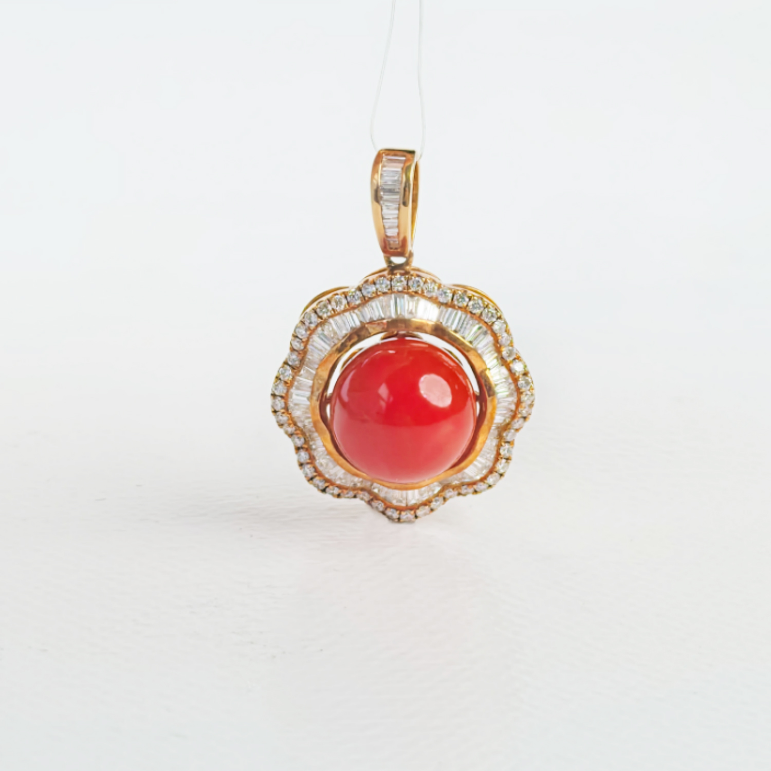 俏丽纯天然红珊瑚18K金镶嵌吊坠