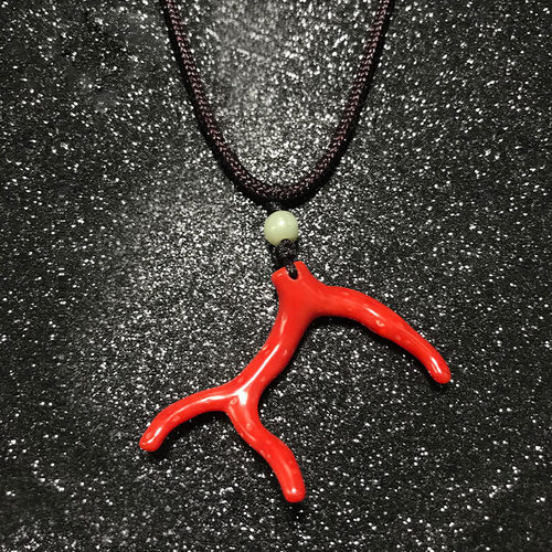 俏丽天然沙丁红珊瑚原枝吊坠
