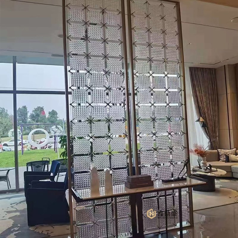 网红不锈钢水晶屏风隔断长条玻璃砖挂片定制客厅酒店花格栅背景墙