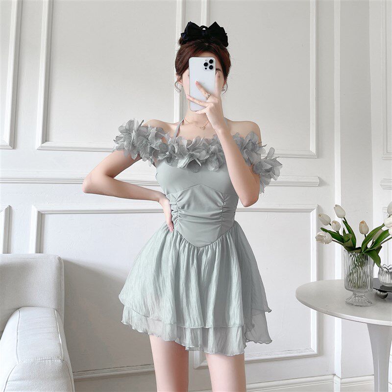 网红泳衣新款夏季海边度假游泳衣女款连体泳衣显瘦遮肉保守连体衣