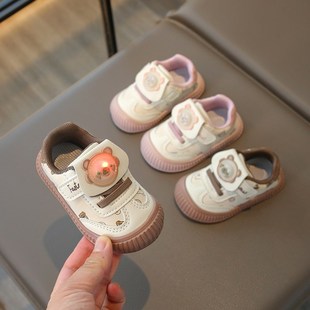 新款 3岁幼儿软底带灯皮面鞋 秋季 男婴儿0一1 子 学步鞋 女宝宝闪灯鞋
