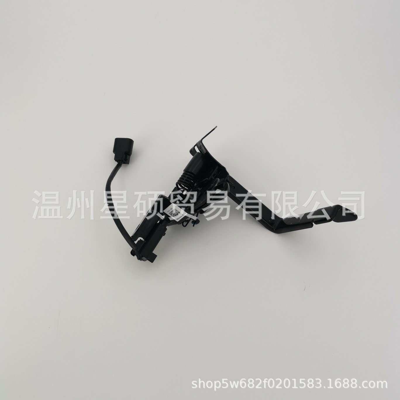 81130-S8000适用现代机盖锁 - 实物图