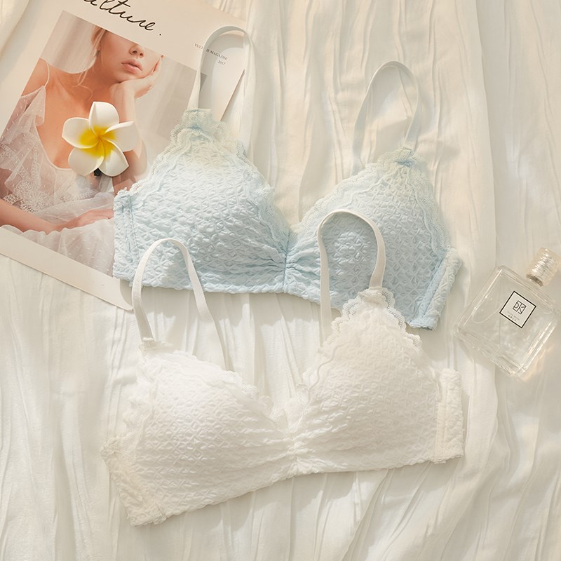 白色内衣女三角杯夏季薄款大胸显小少女学生无钢圈小胸聚拢文胸罩