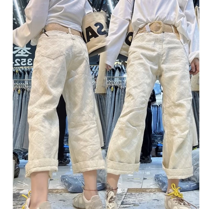 2025夏季新款捏褶弯刀裤女金线拼接软牛仔八分裤薄款欧货提花设计