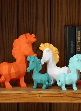 现代简约极简风格树脂卡通轻奢彩色小马家居橱窗装饰摆件朋友送礼