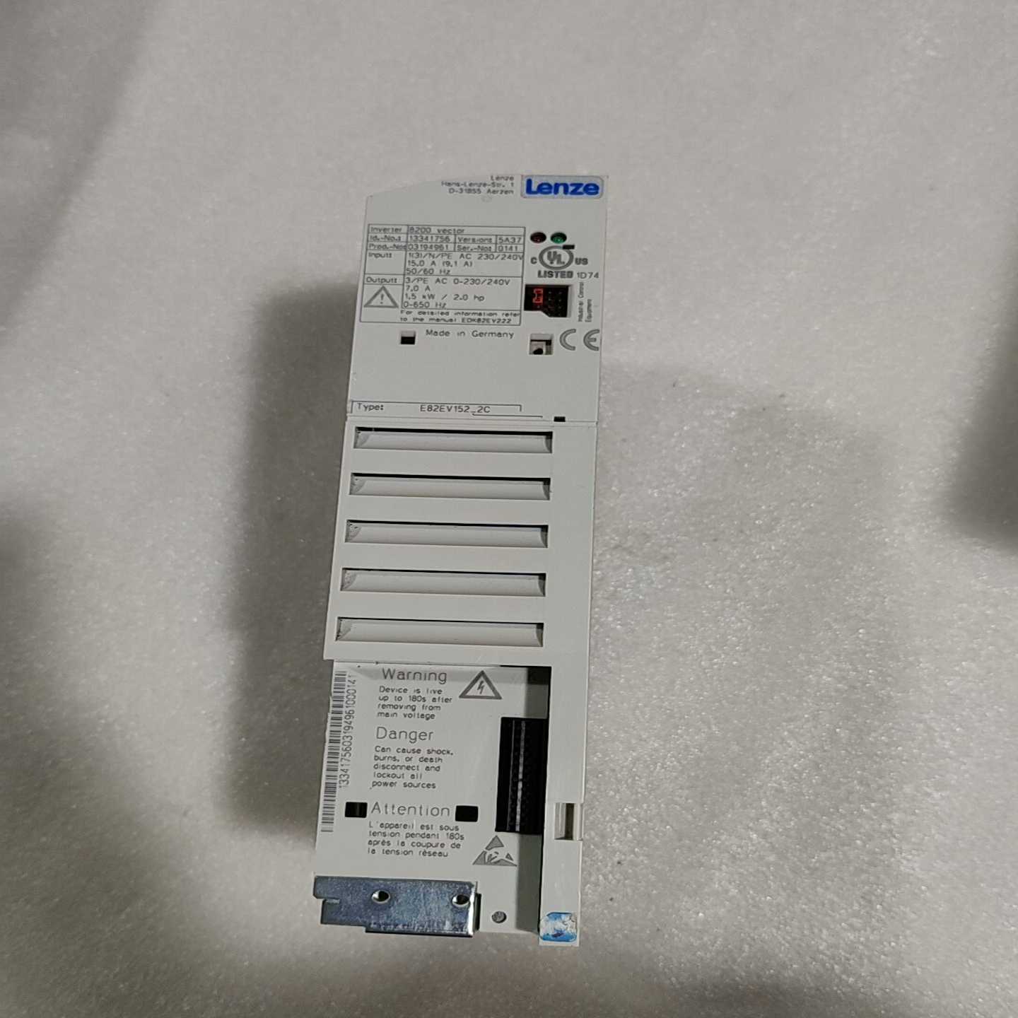 询价伦茨8200系变频器E82EV152-2C，实物如图，东西