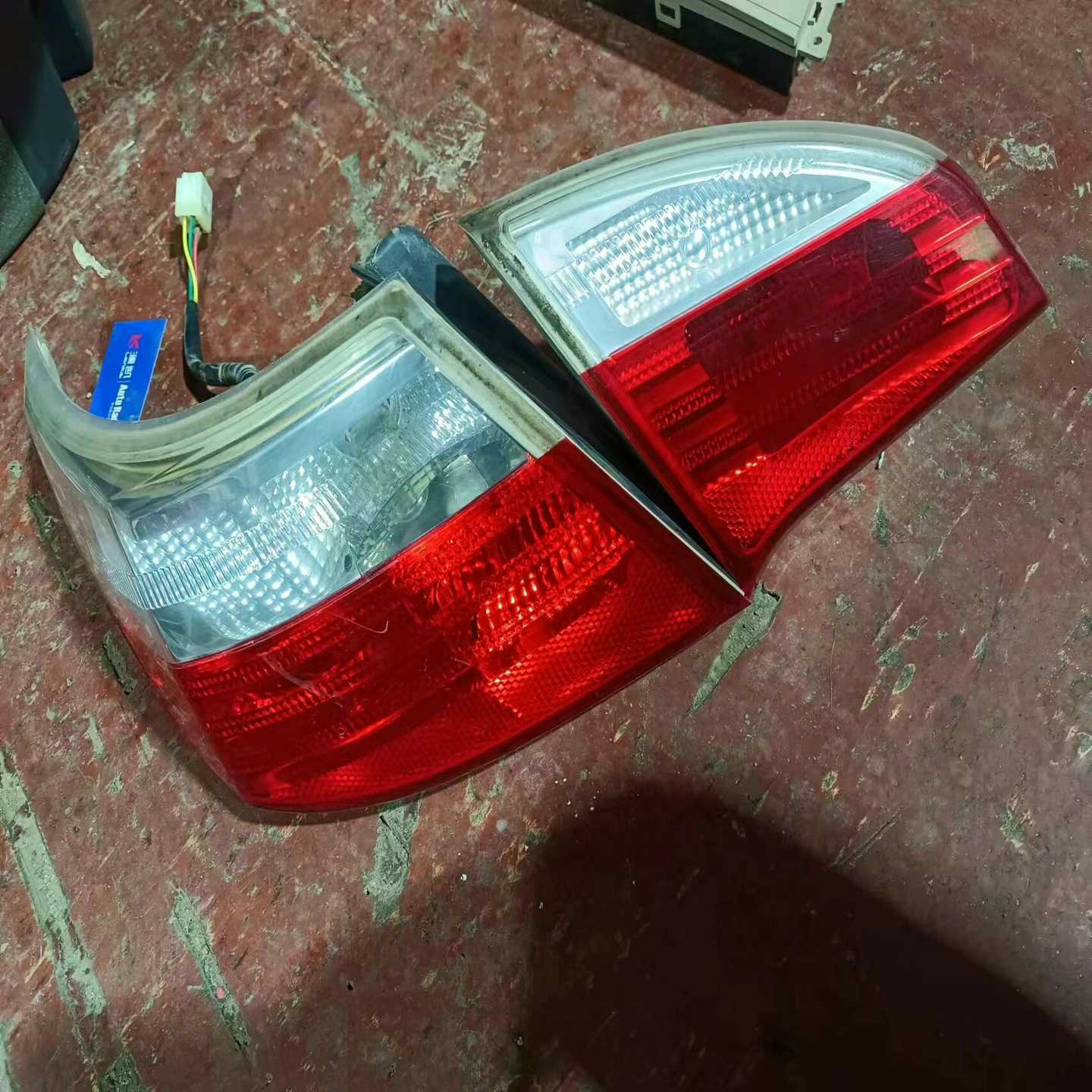 海马福美来三代后尾灯、仪表盘、空调面板，都是原车拆车件，成色