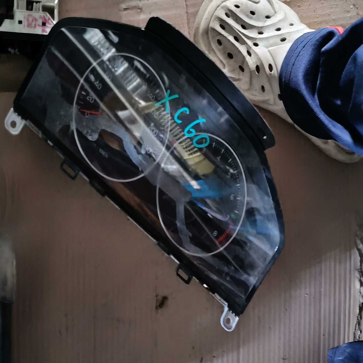 沃尔沃XC60原装仪表盘总成，原厂拆车件，型号PP-TD20--议价商品