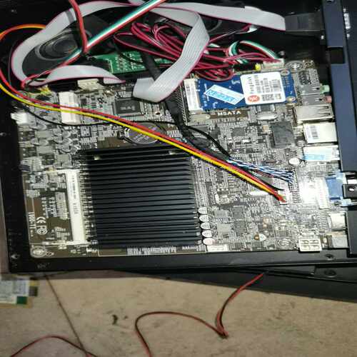 （霸霸电子）YH-J1900  成色冲新  有9张 带屏幕 +100