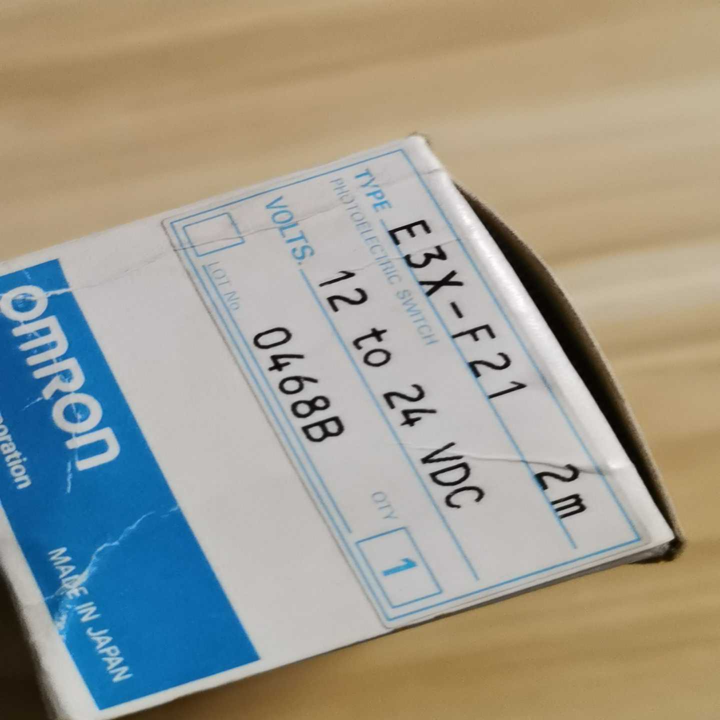 日本原装OMRON欧姆龙光纤放大器E3X-F21，12-24-议价