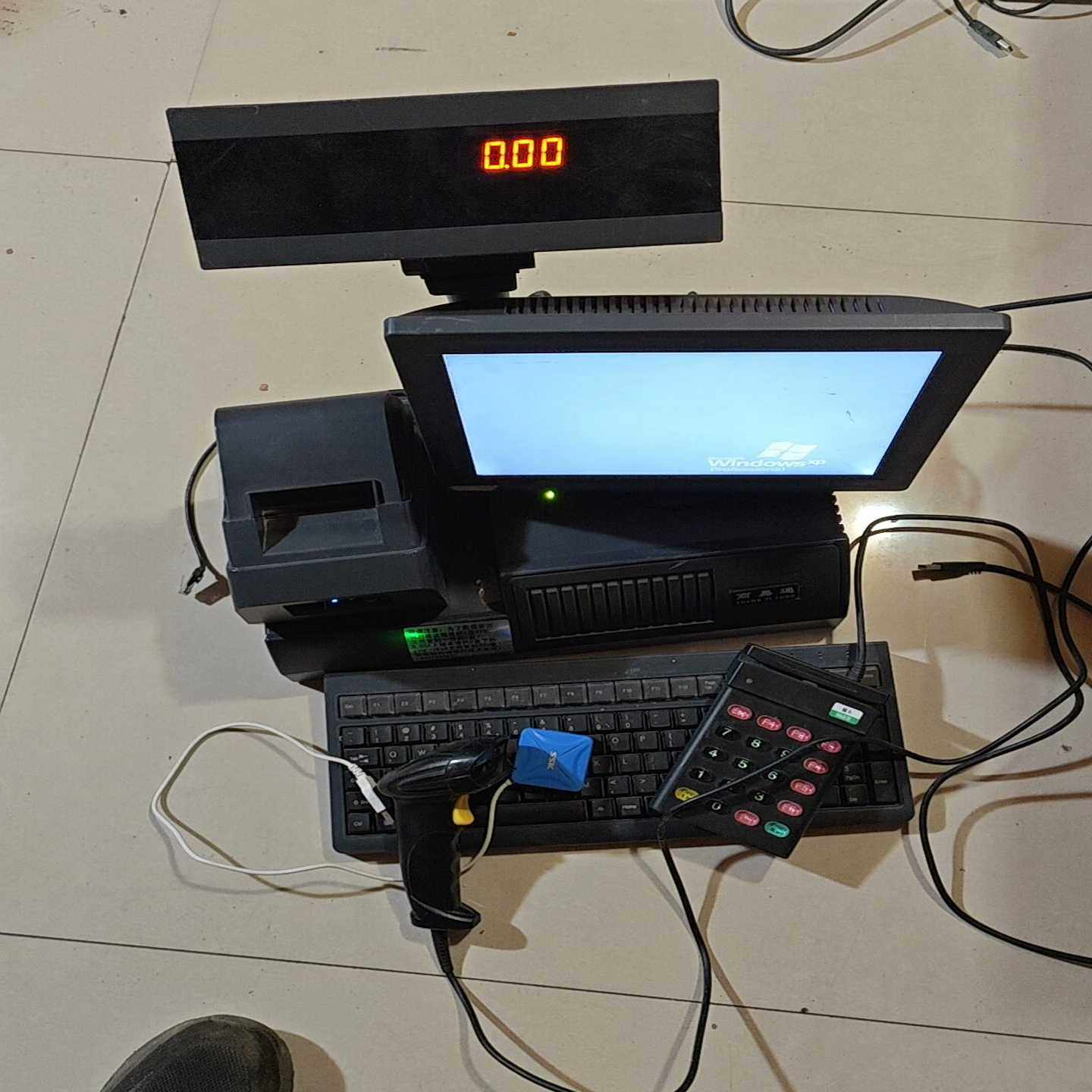 商易通收银机，商用一体机，型号：SYT-C100，D525/--议价商品