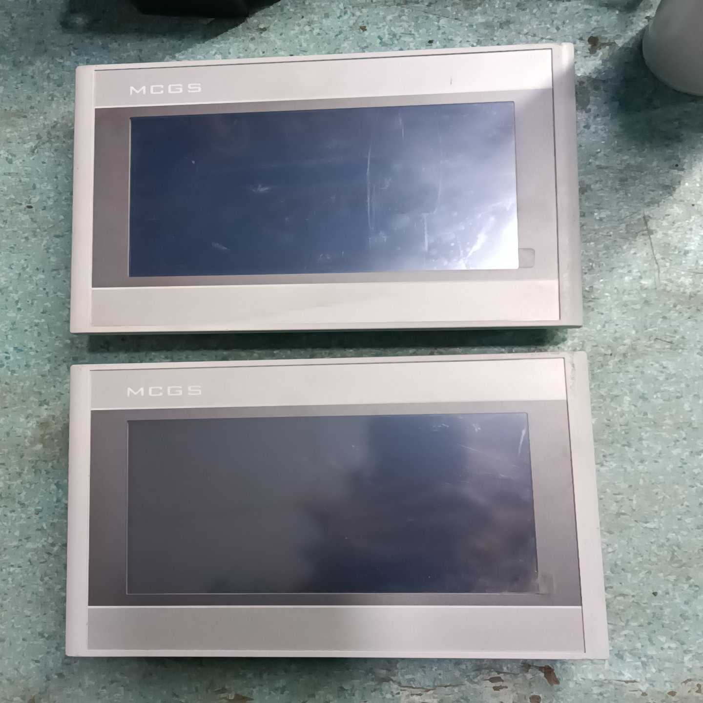 昆仑通态触摸屏TPC7021Ew，功能正常，成色为实图，成色询价