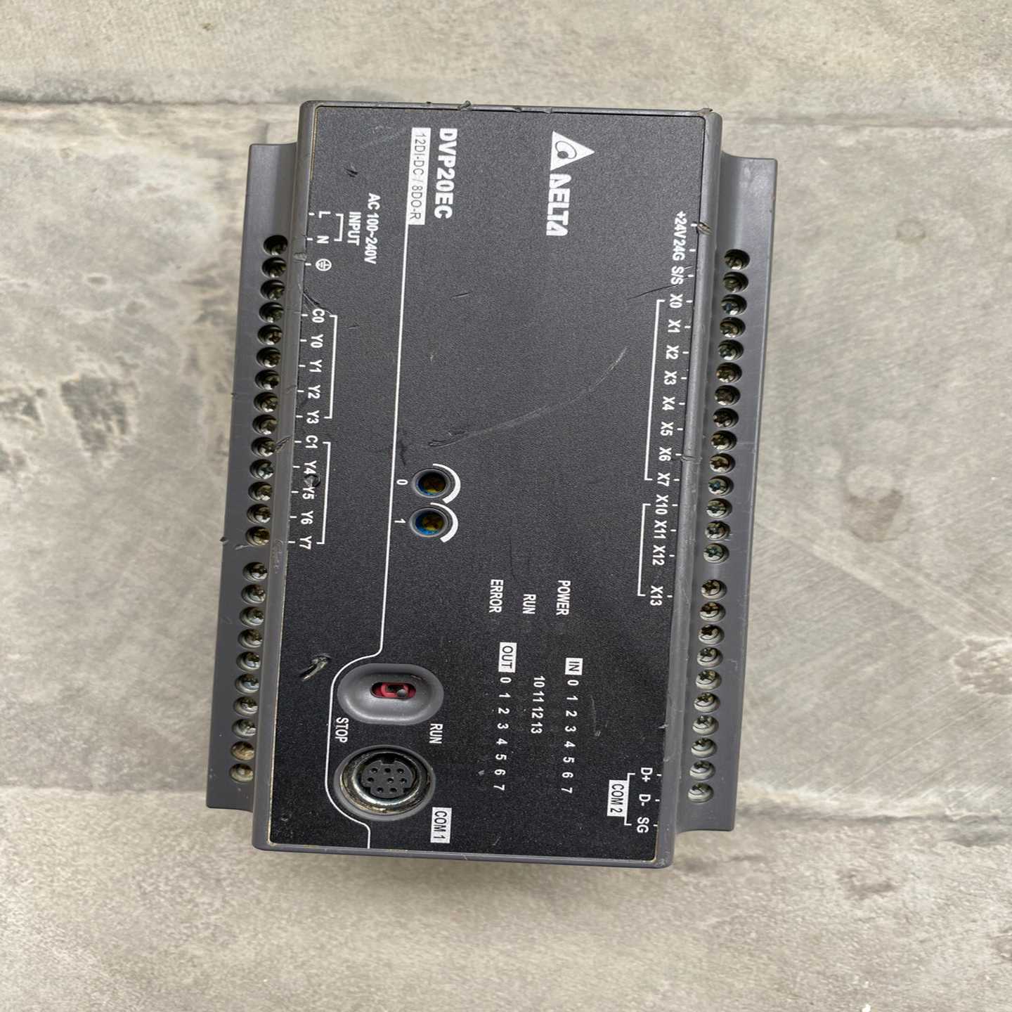 议价台达DVP20EC00R3无破损，有个划痕，功能完好，实物图