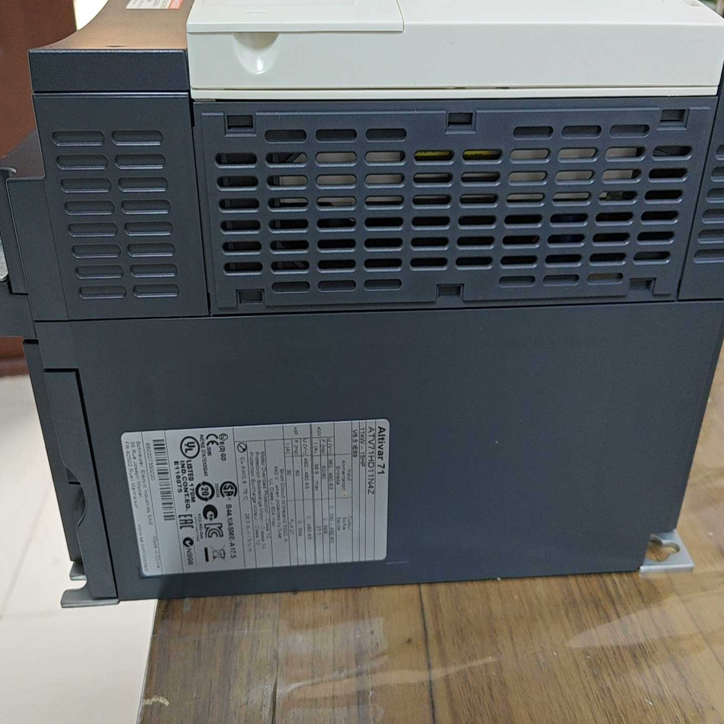 变频器atv71hd11n4z仅拆封，没有通电没询价