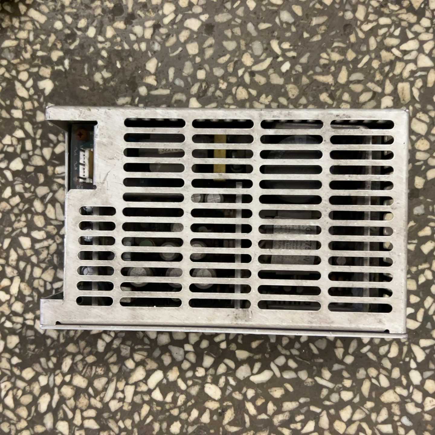 墨西哥产开关电源型号GLC75D-V，约克冷水机组，功能适用