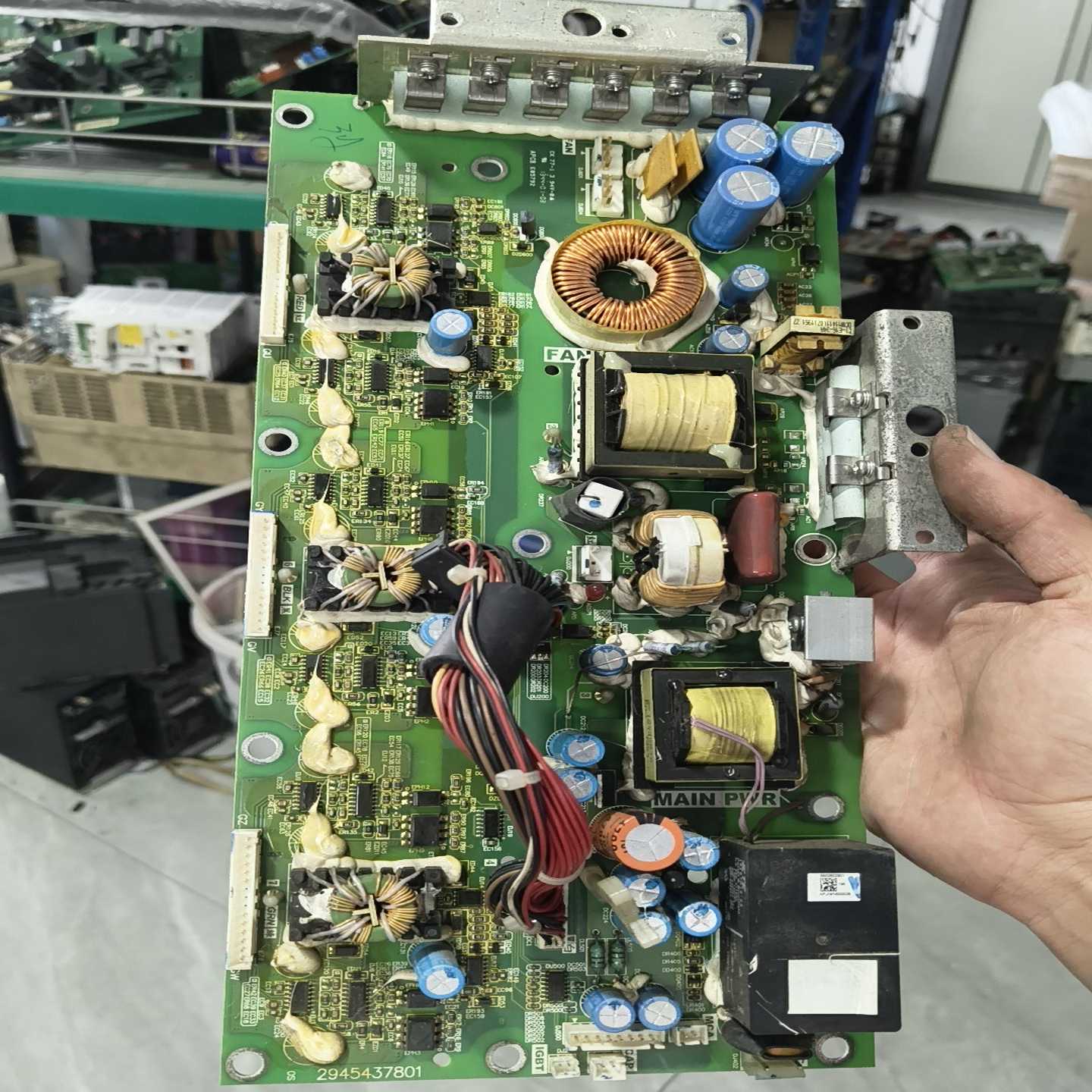 台达变频器电源板，型号2945437801，适用于C2000--议价商品