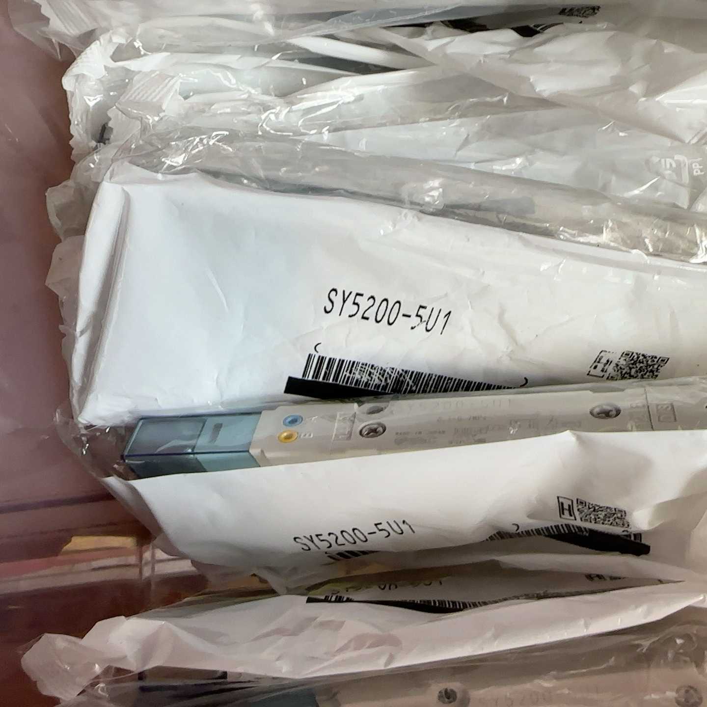 询价全新原装SMC正品电磁阀SY5200-5U1实物图现货20