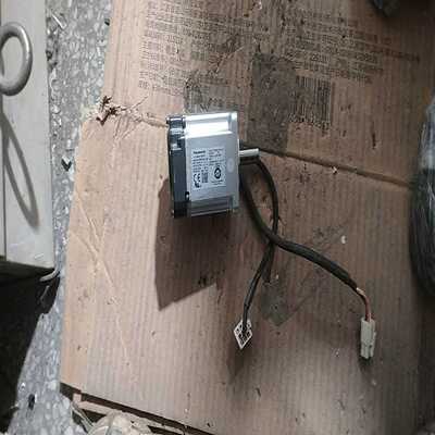 松下A6伺服电机MHMF022L1U2M实物拍摄成色很新--议价商品