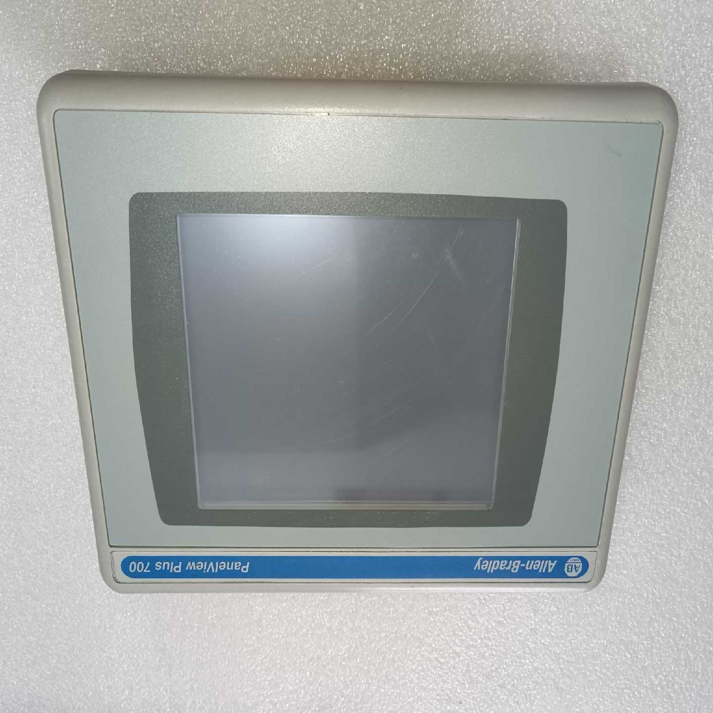 ab触摸屏两个,型号2711pt7c4d1的成色一般询价