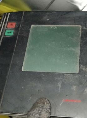 LAUNCH诊断仪主机，黑色外壳，带电源和复位按钮。机器外观--议价