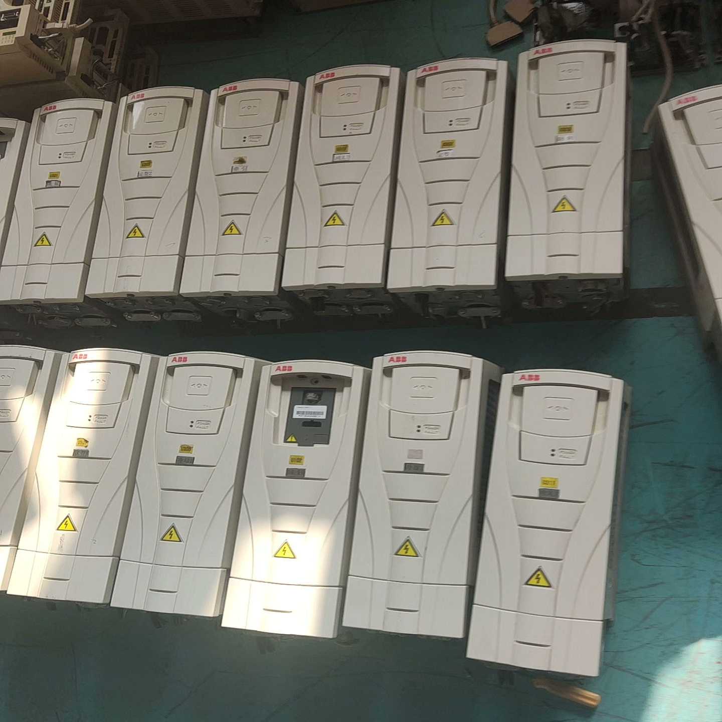 议价ABB变频器ACS550-01-012A-4包好不包邮实