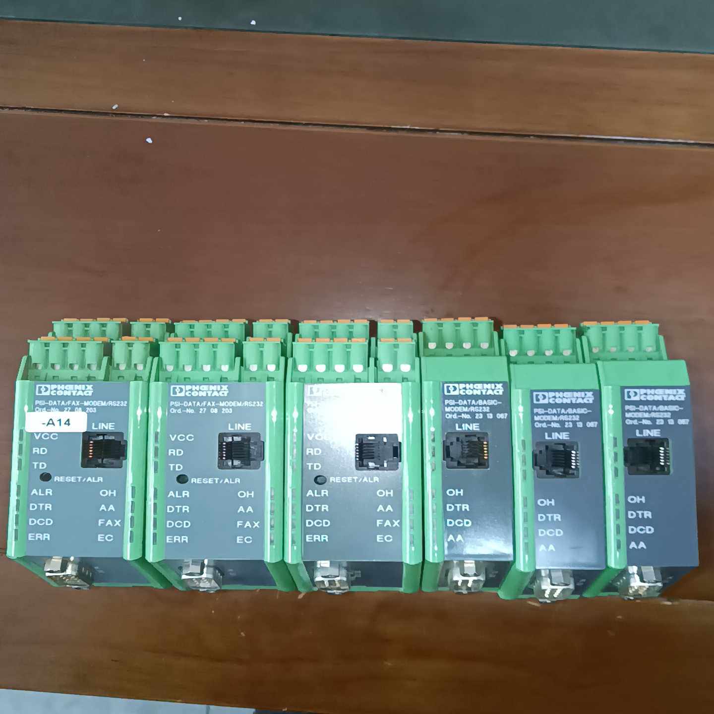 询价原装正品菲尼克斯调制解调器2708258三台，231