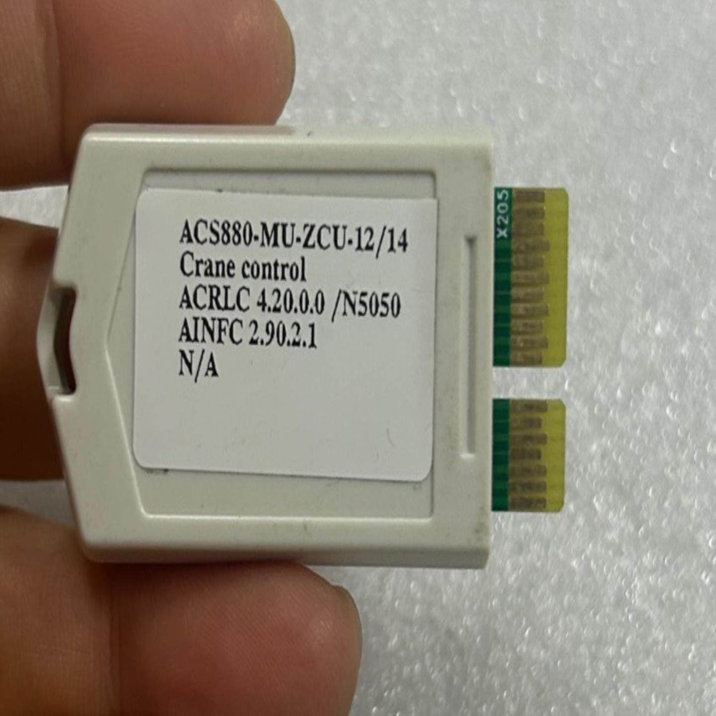 ACS880-MU-ZCU-12/14  ZMU-02  实（佳毅工控）