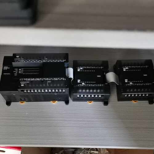 PLC，主机CP1E-E40SDR-A，1件。模块CP~询价