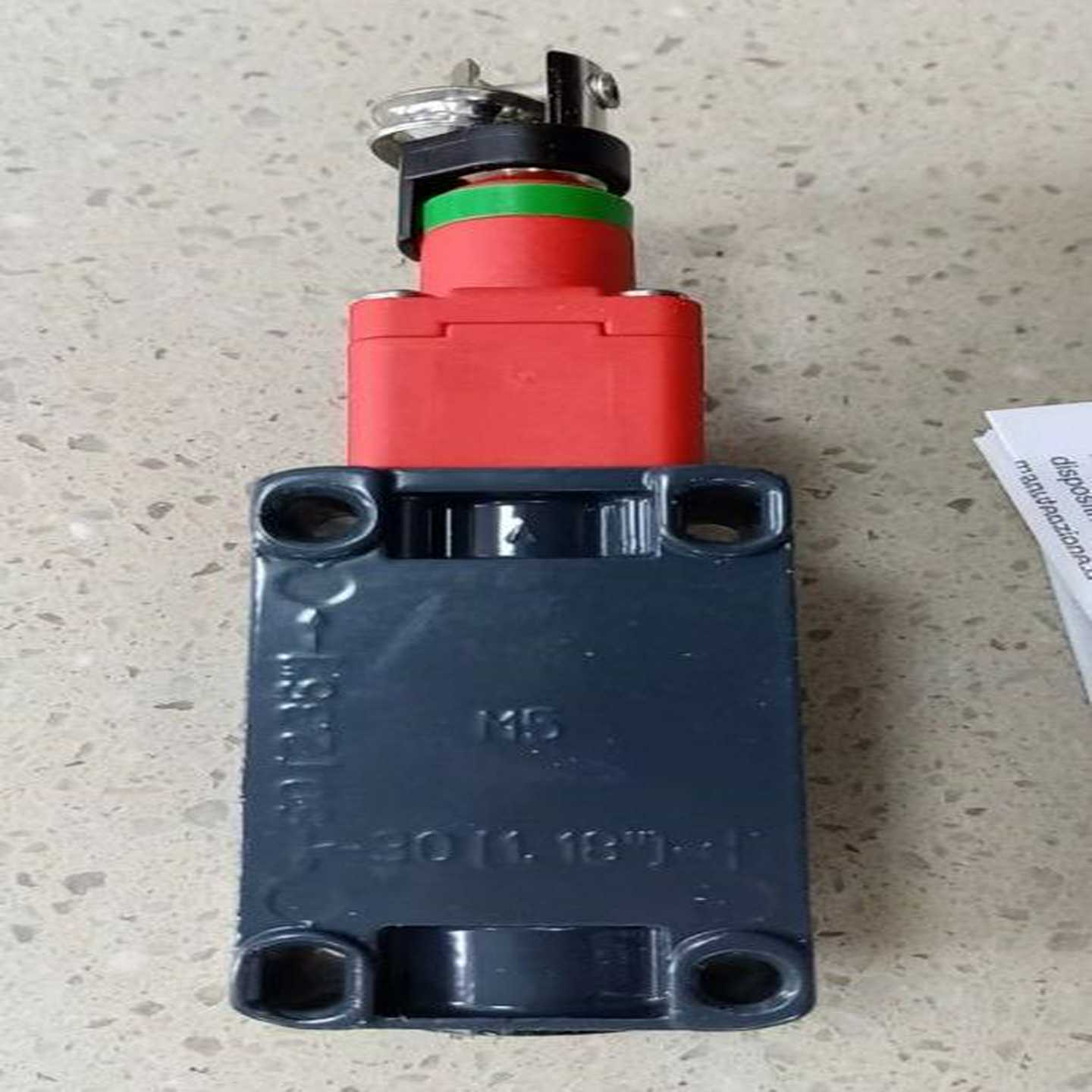 M1to意大利pizw皮扎托FC行程开关za35默认项