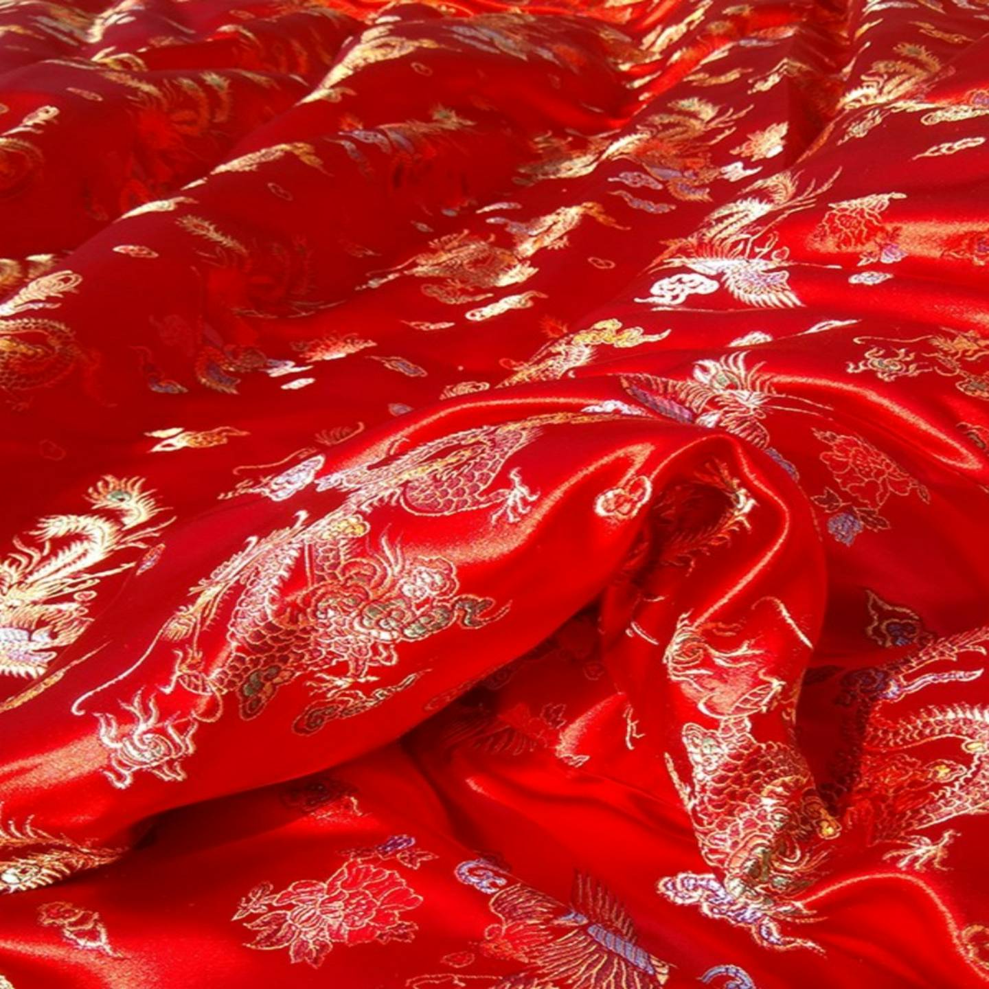 梅花蝴蝶布料180宽幅diy丝绸绸缎汉服面料红色花真丝织锦缎子被面