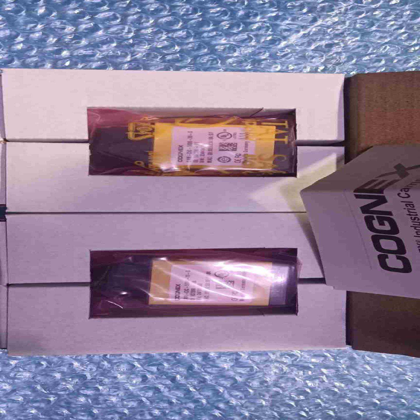 (询价)216-2AD23-0XB8PLC一台，如图实物，功能