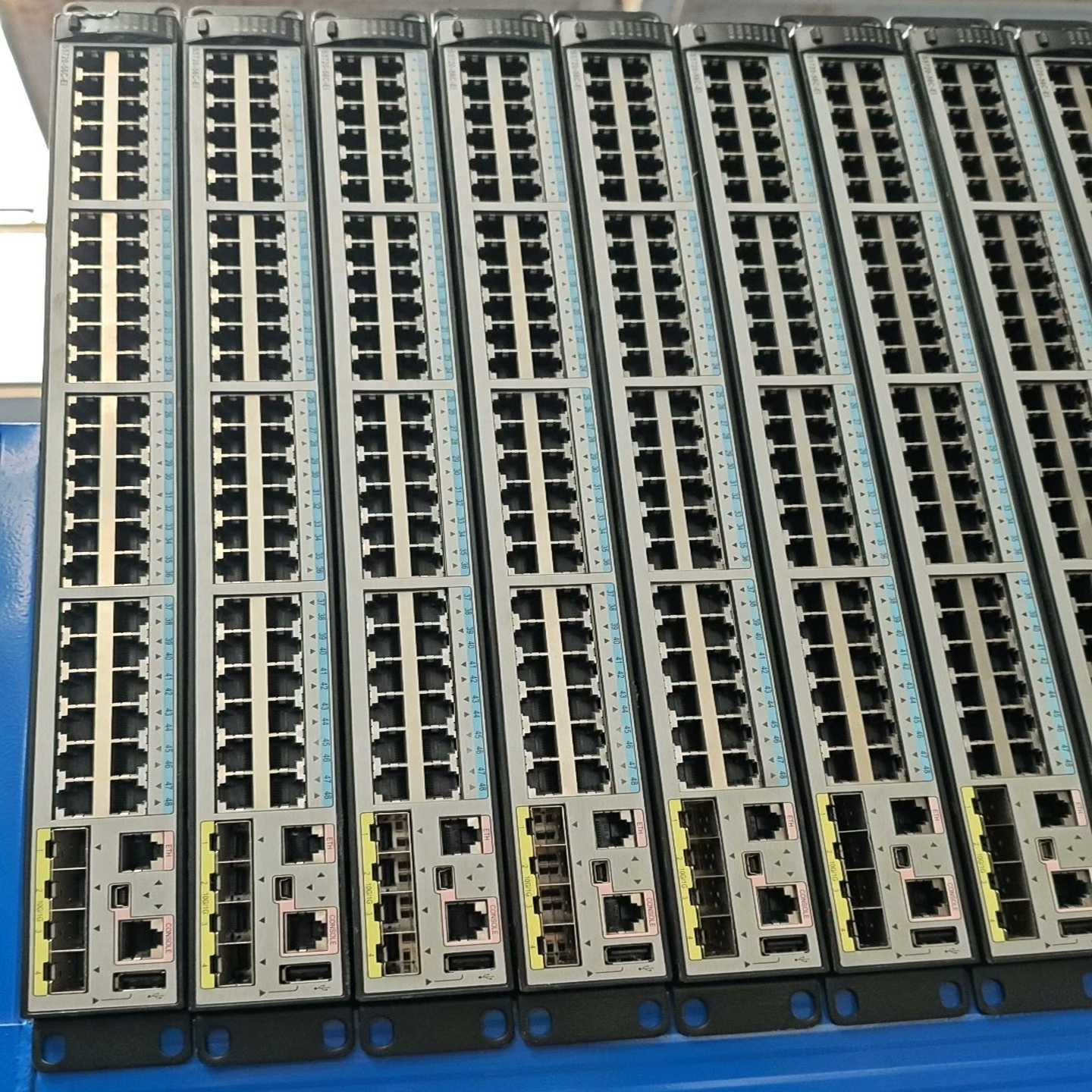 华为S5720-56C-EI交换机，48口千兆电口4口-议价