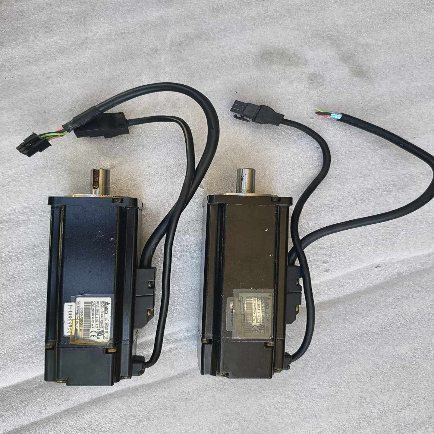 台达伺服电机ECMA-C30604FS--议价商品