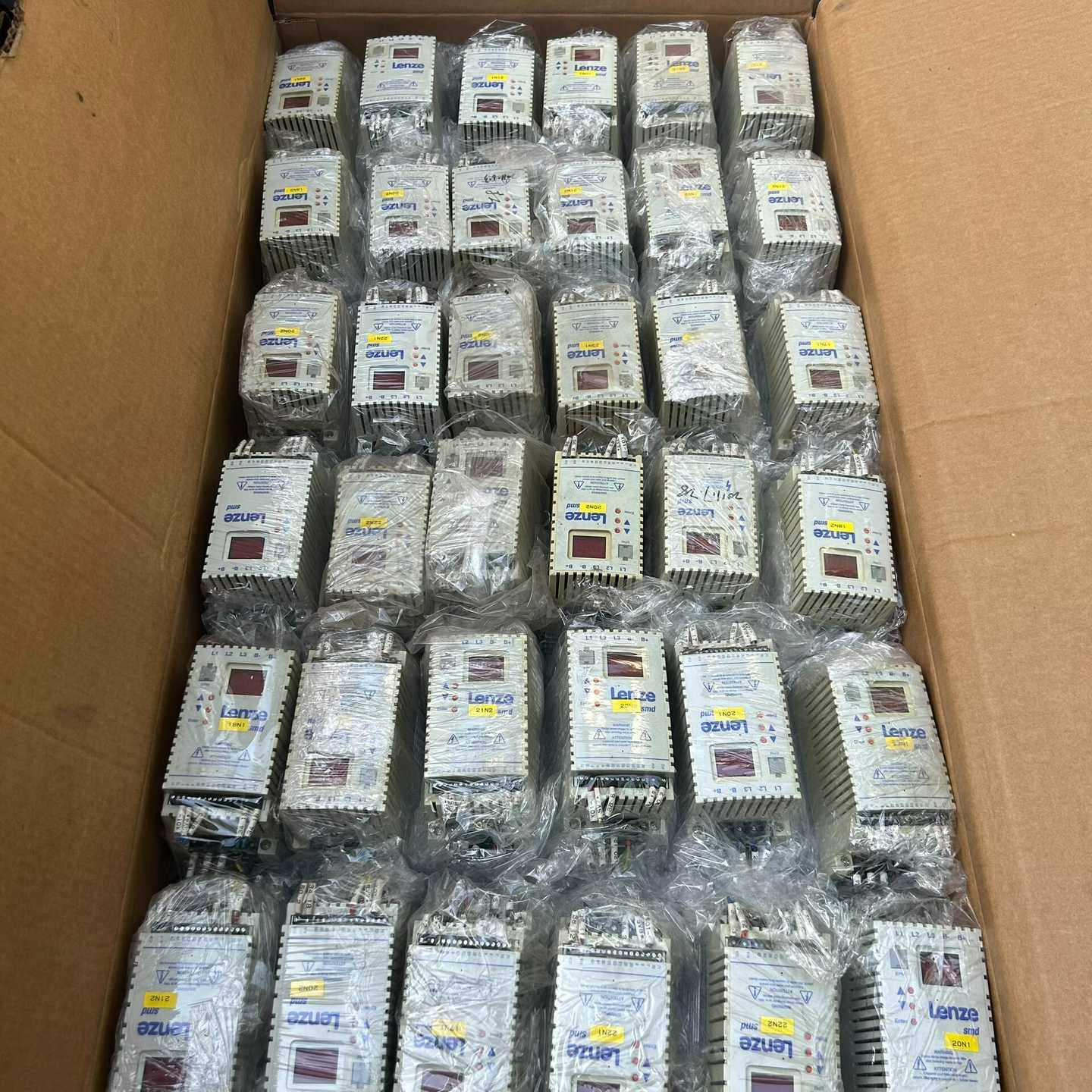 议价变频器1.1kw80VM112L4拆机