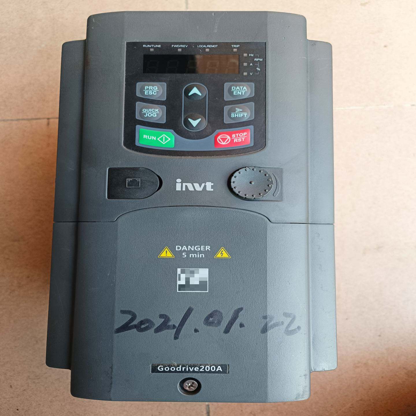 英威腾GD200A-004G/5R5P-4现货实拍功能包好{议价}