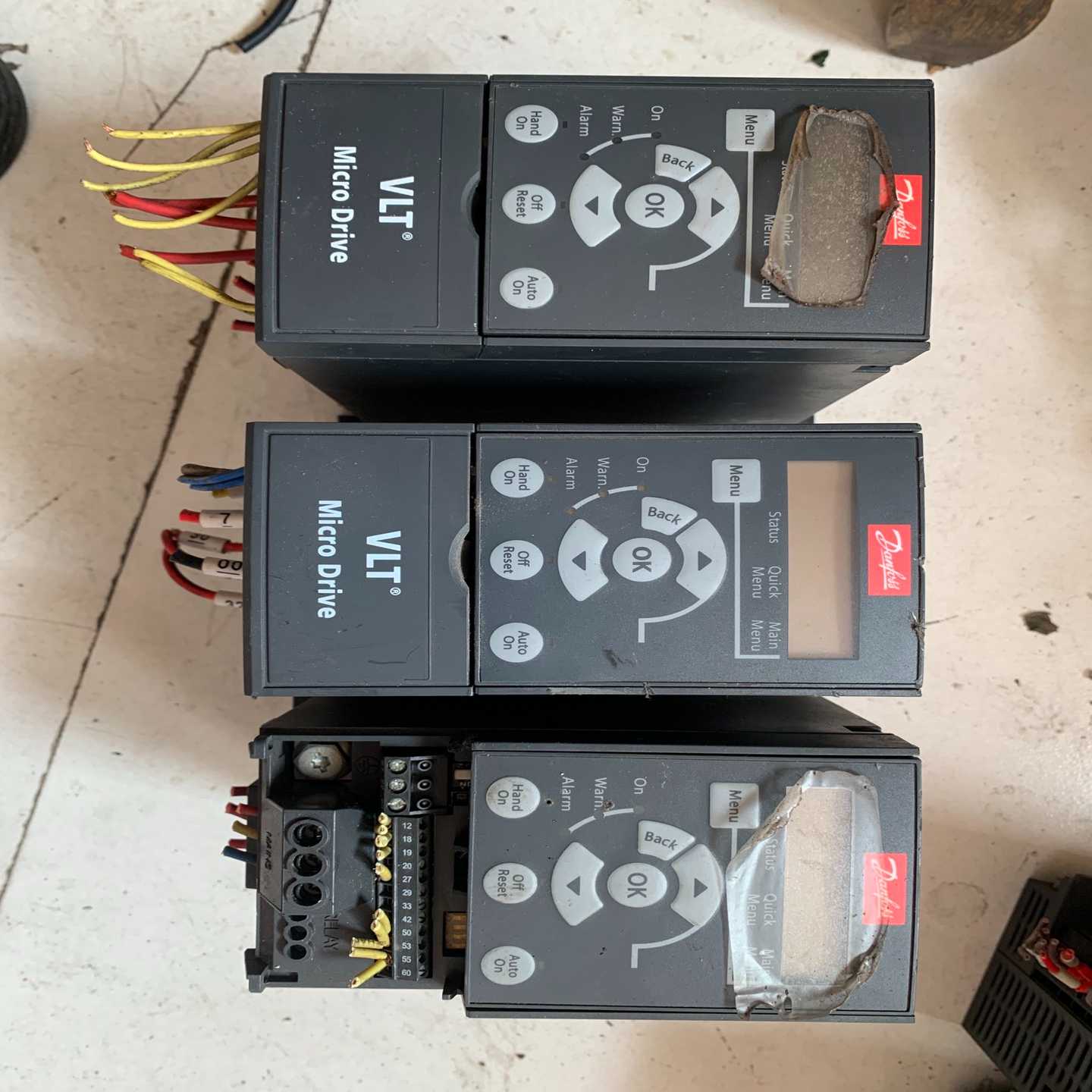丹佛斯变频器，0.75kw，两台380V一台220V，功能完--议价商品