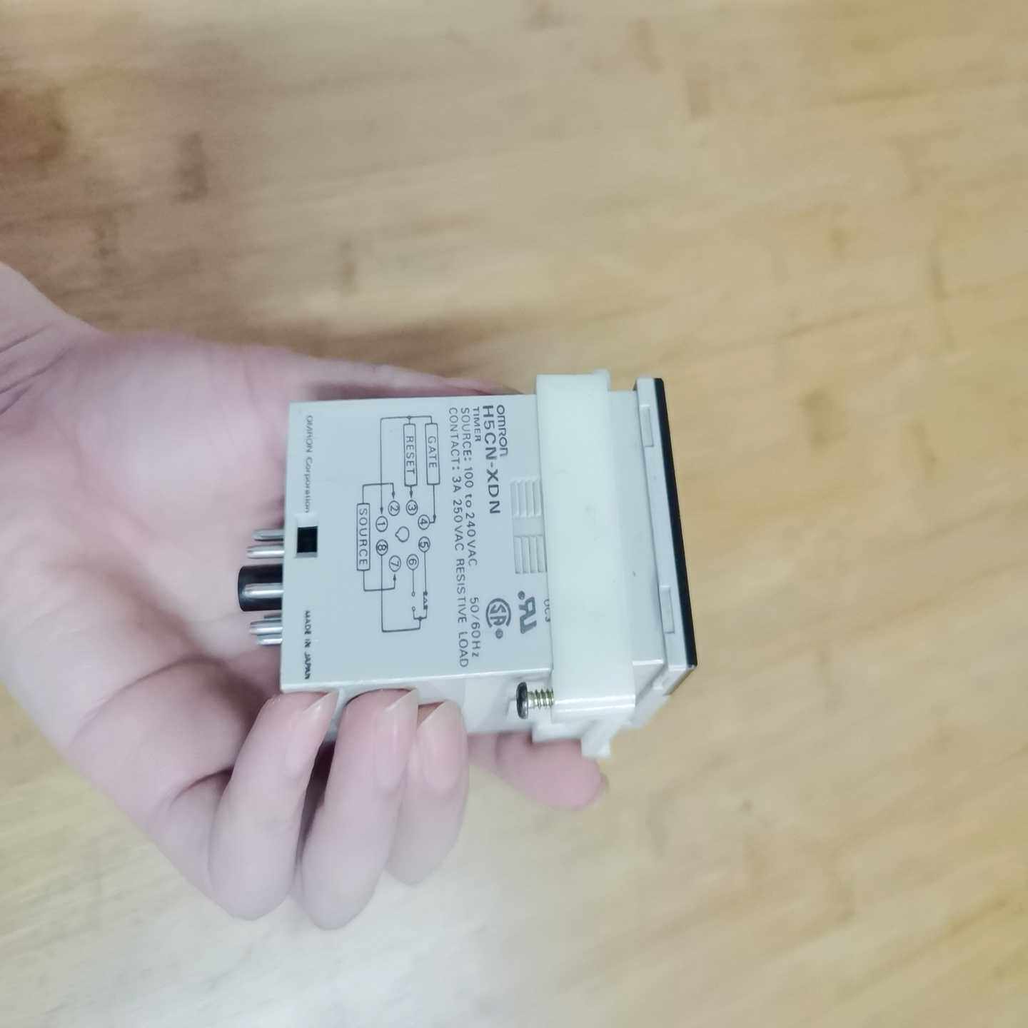 出一个欧姆龙数显时间继电器H5CN-XDN，支持100-24-询价客服