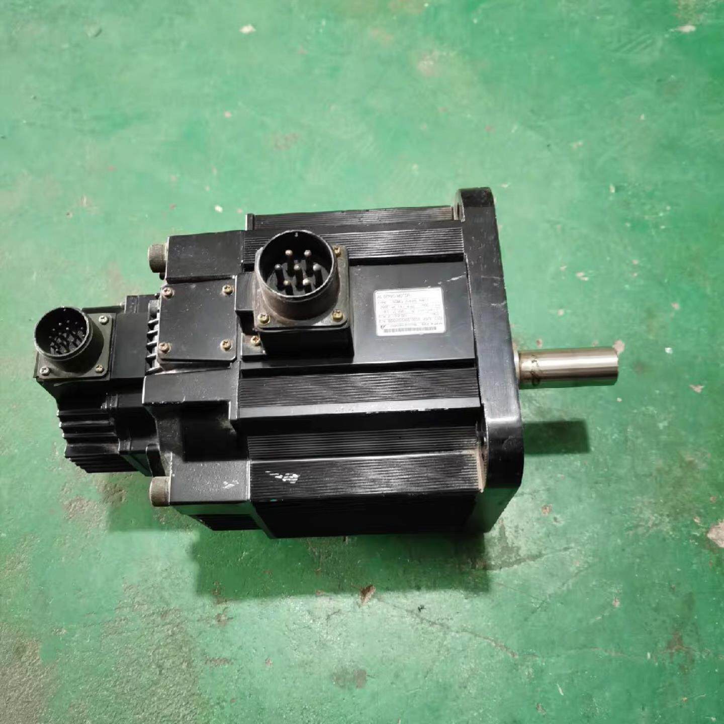 询价~安川伺服电机SGMG-20AWB-NM11 2KW实