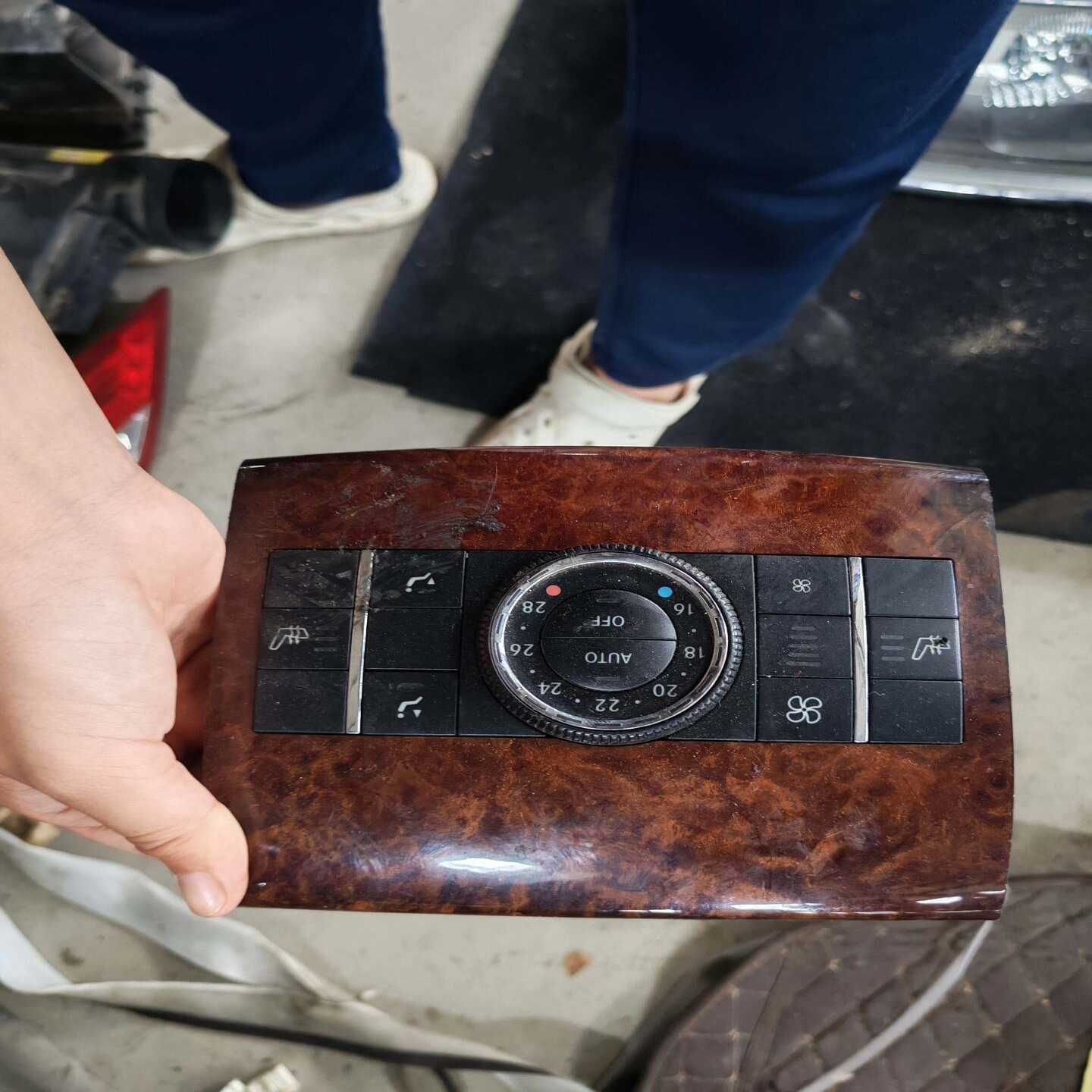 奔驰R级W251原装拆车后排空调面板，适用R300/R350--议价商品