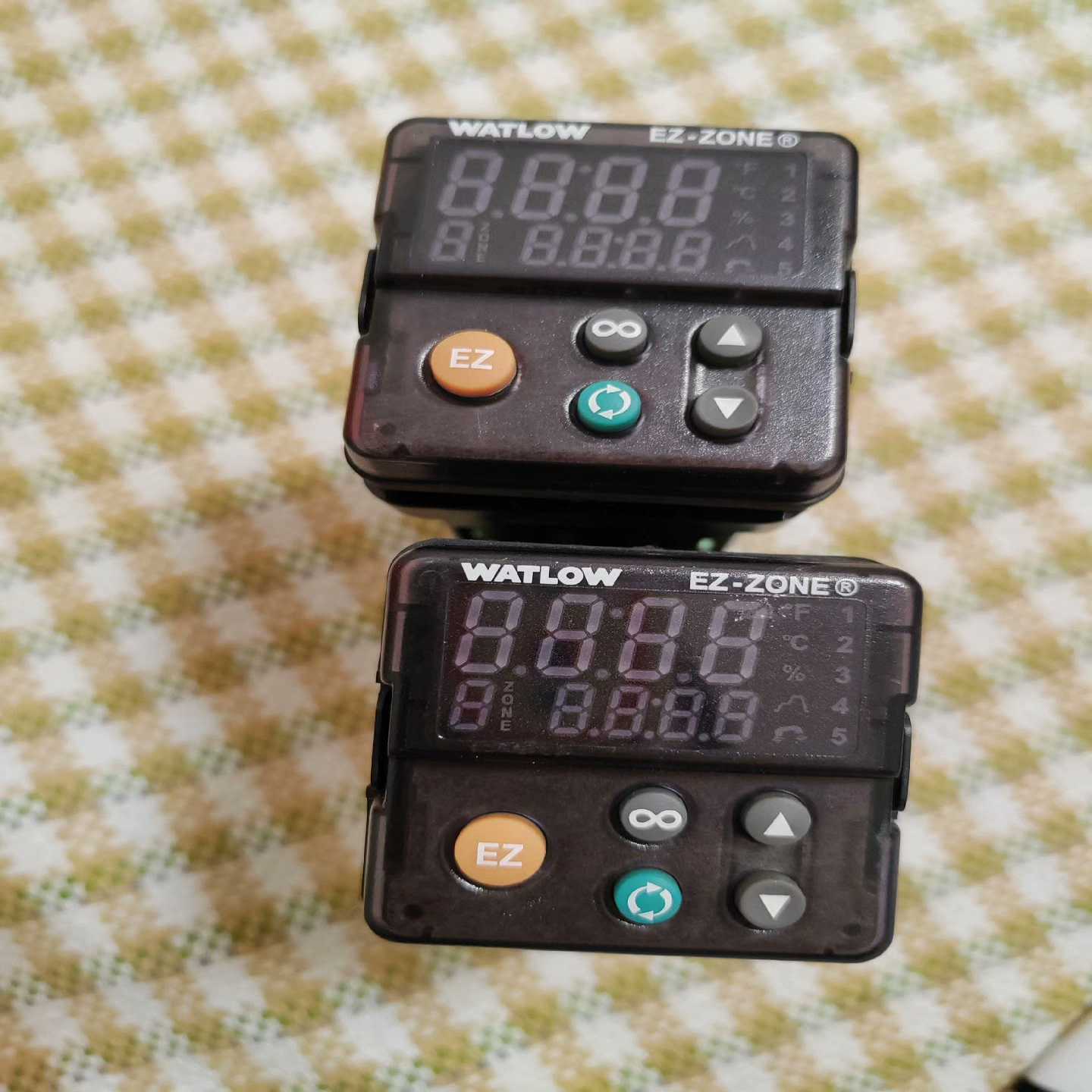 （艺易商行）瓦美国瓦特隆温控表 PM6C1CA-1AAAAAA   1个