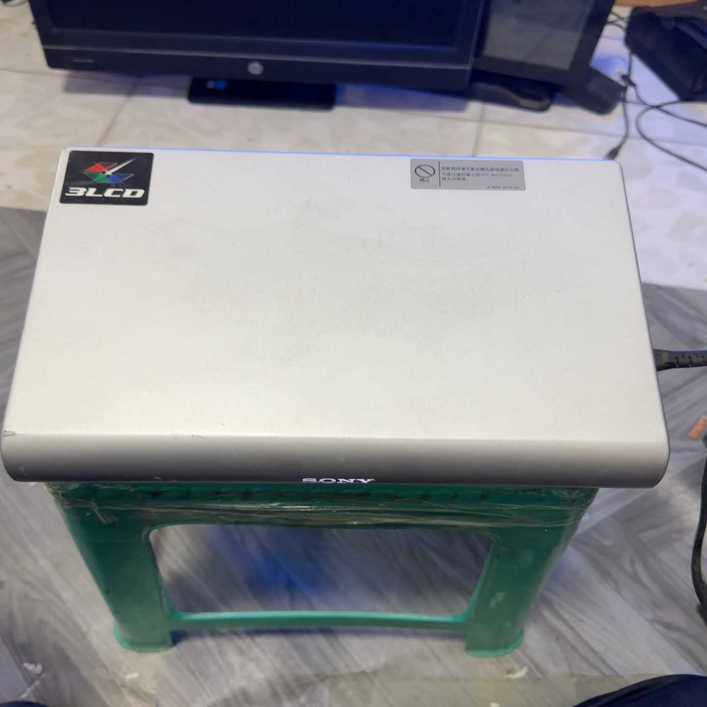 索尼投影机VPL-CS21家用投影机，成色好，小巧美观，全正--议价商