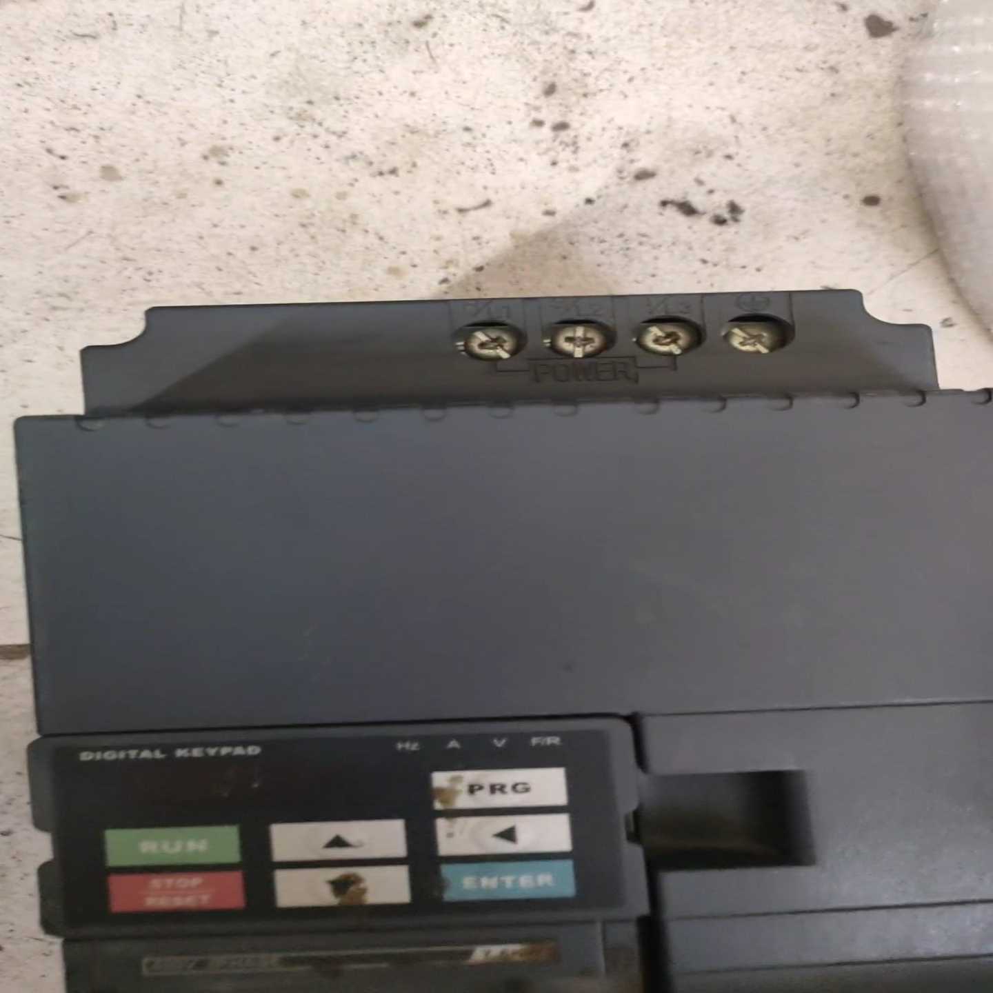 议价众辰Z2400-7n.5KW变频器一台，成色自定义，缺个下盖，现货/