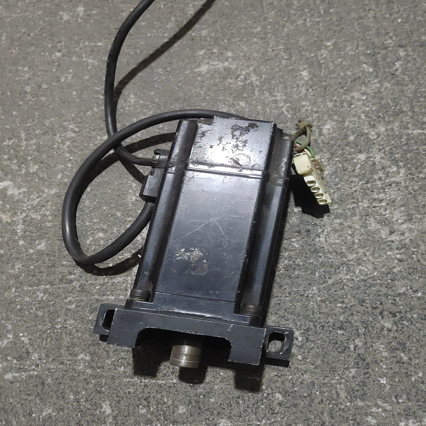 SGMAH-04AAA41伺服电机400W现