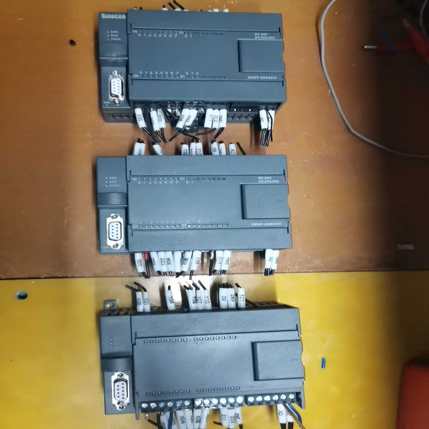 PLC20MT-2AD2DA，几乎全新，功能！9