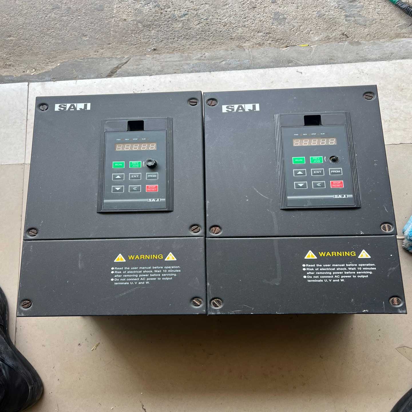 三晶变频器，S18R5G3/S022F3，未使用，放了几询价