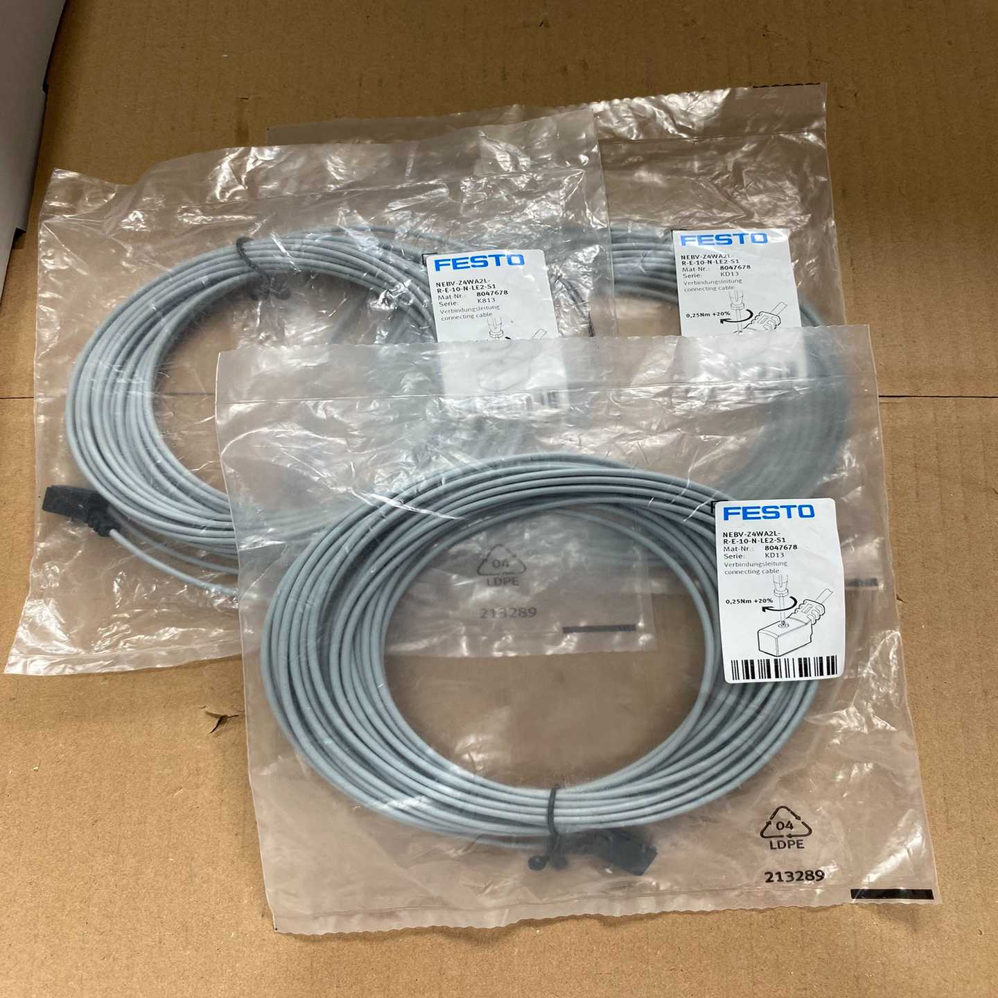 议价全新费斯托8047678连接线NEBV-Z4WAW2L-R-E现货/维修